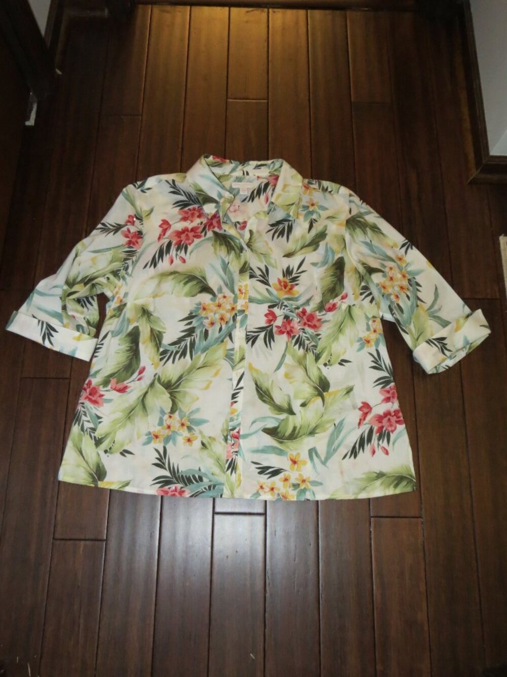 New Without Tags Charter Club Woman 18W Embellished Floral Button Up Shirt